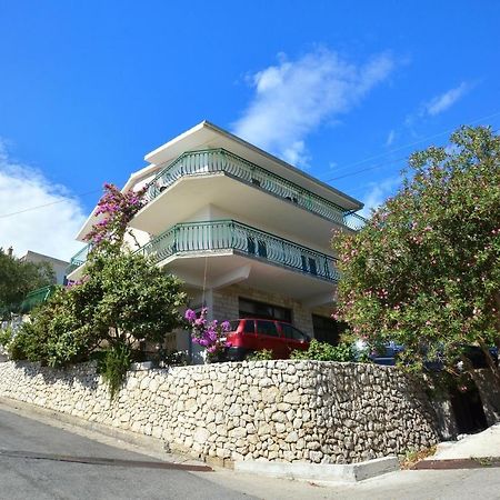 Apartments By The Sea Suhi Potok, Omis - 14555 Йесенице Екстериор снимка