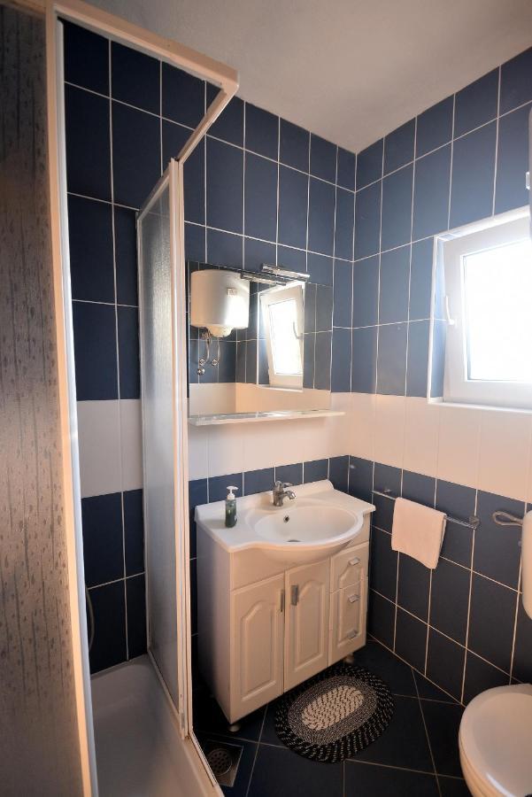 Apartments By The Sea Suhi Potok, Omis - 14555 Йесенице Екстериор снимка