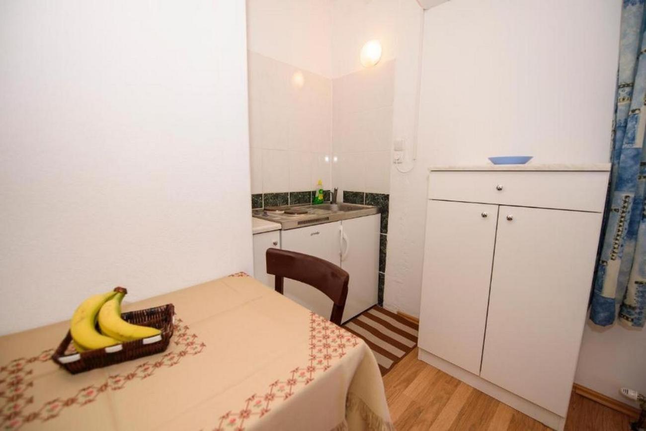 Apartments By The Sea Suhi Potok, Omis - 14555 Йесенице Екстериор снимка