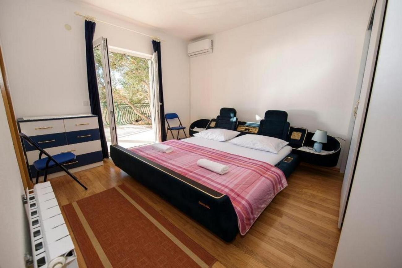 Apartments By The Sea Suhi Potok, Omis - 14555 Йесенице Екстериор снимка